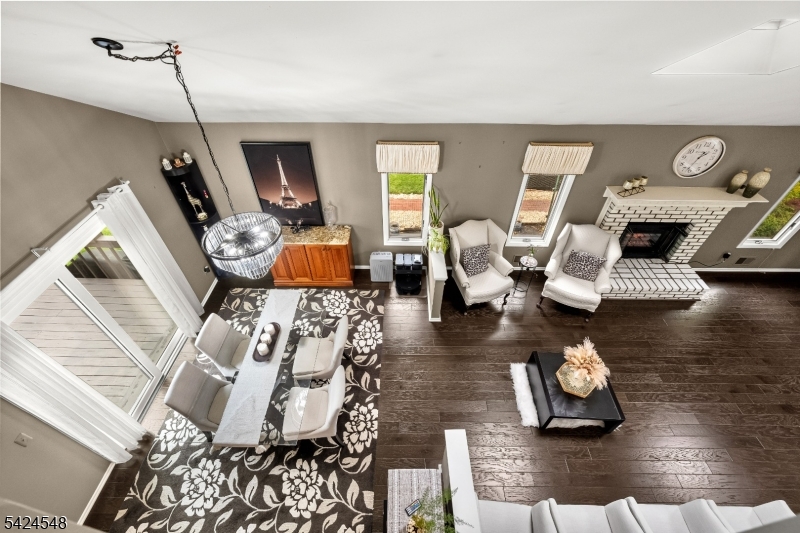 45 Ditmars Cir