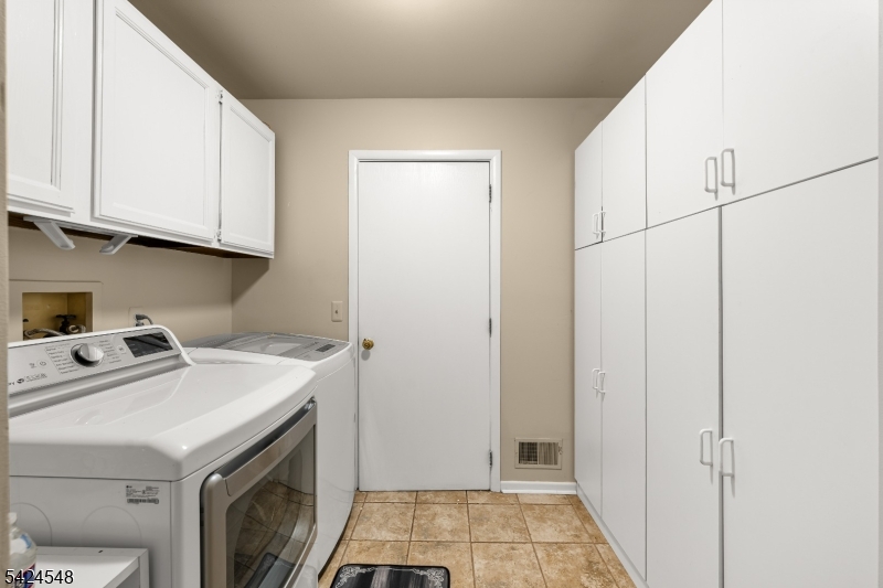 45 Ditmars Cir