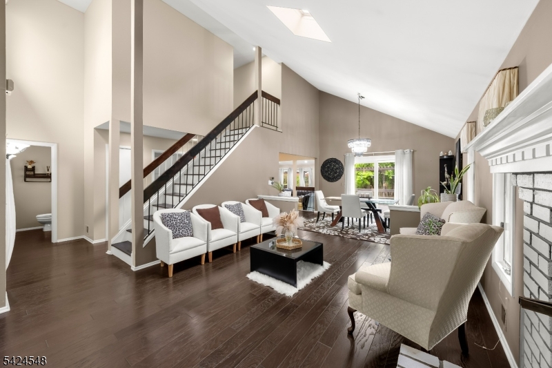 45 Ditmars Cir