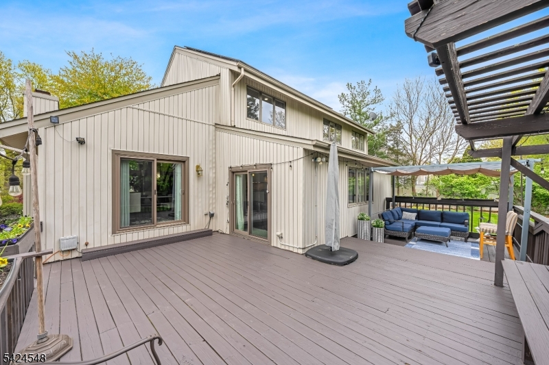 45 Ditmars Cir