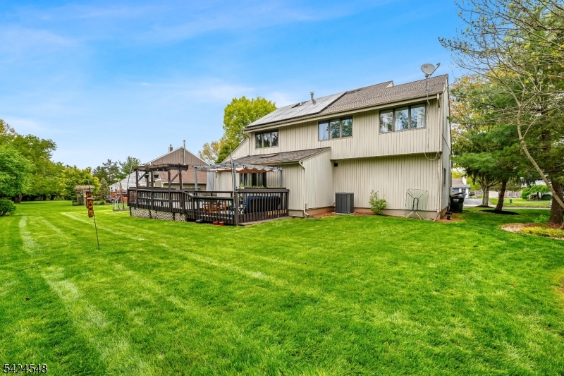 45 Ditmars Cir