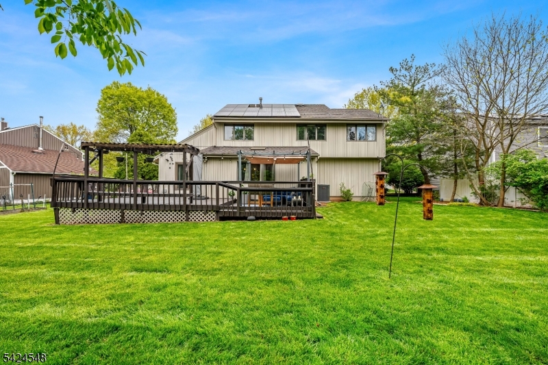 45 Ditmars Cir