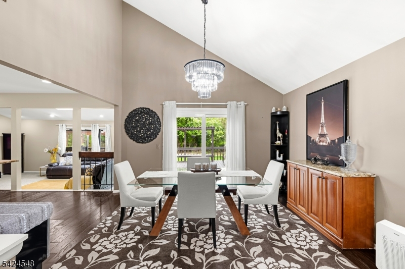 45 Ditmars Cir