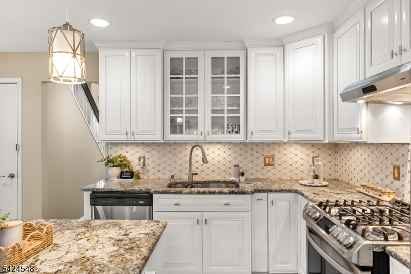 45 Ditmars Cir