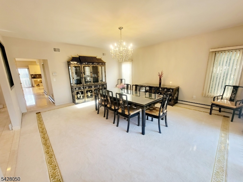 307 Center St