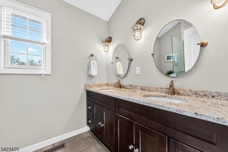 319 New Amwell Rd
