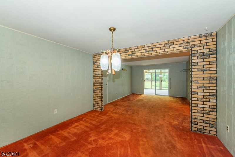 16 E Circuit Dr