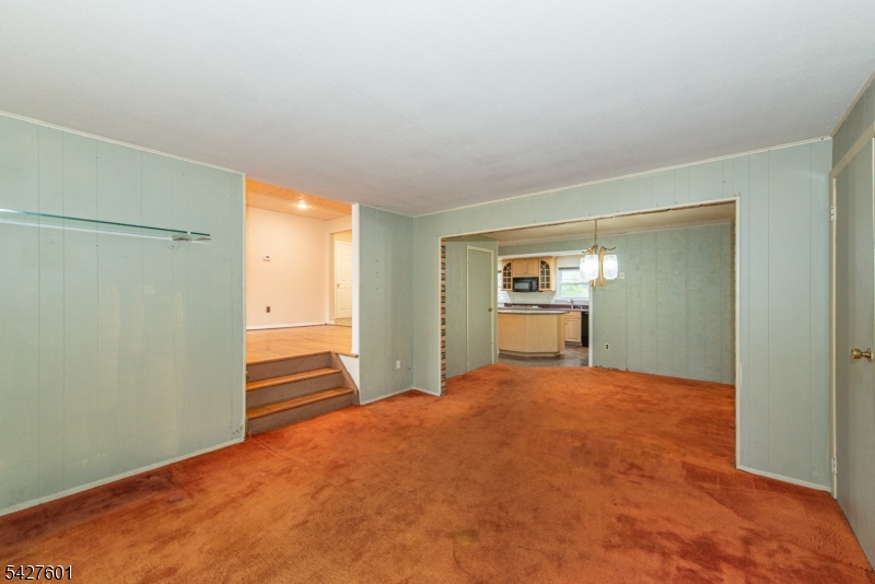 16 E Circuit Dr