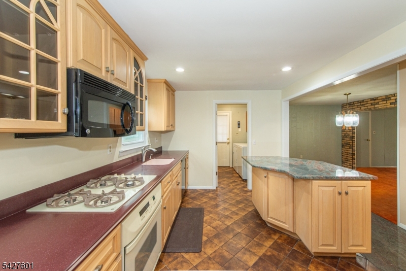16 E Circuit Dr