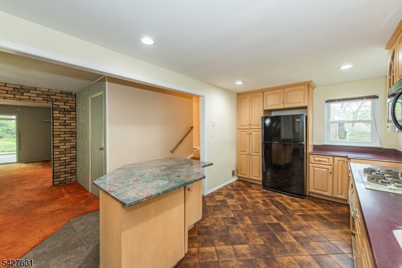 16 E Circuit Dr