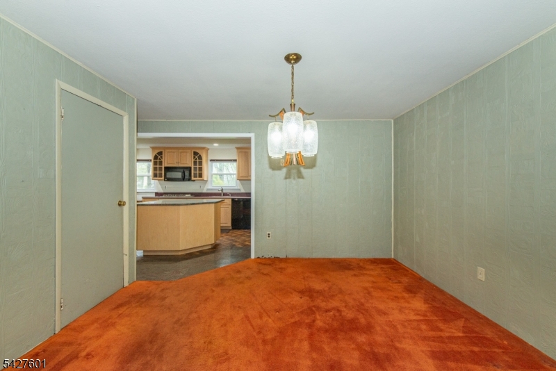 16 E Circuit Dr