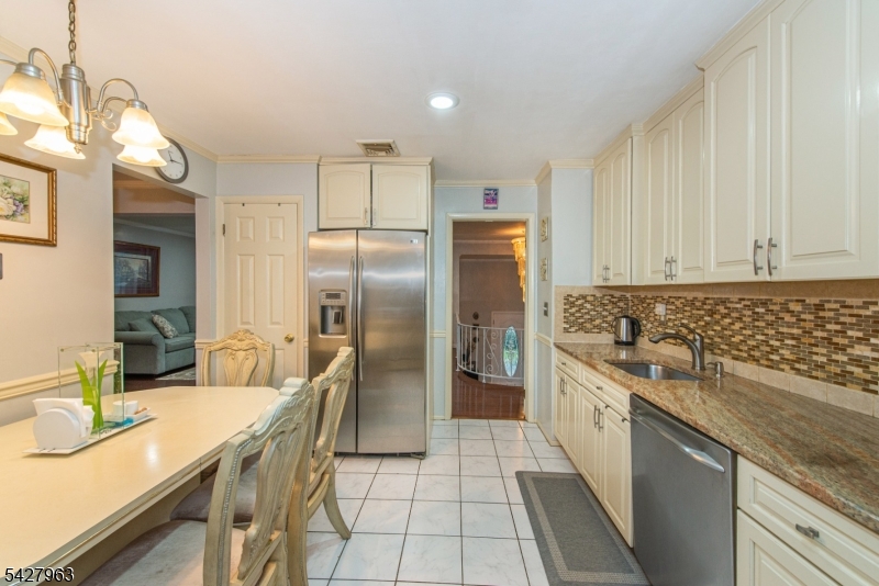 53 N Hillside Ave
