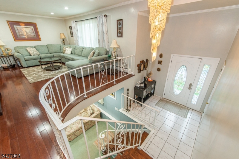 53 N Hillside Ave
