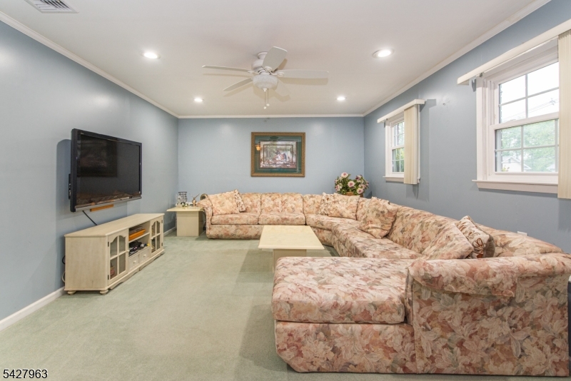 53 N Hillside Ave