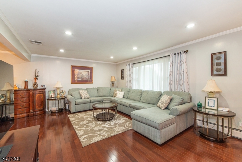 53 N Hillside Ave