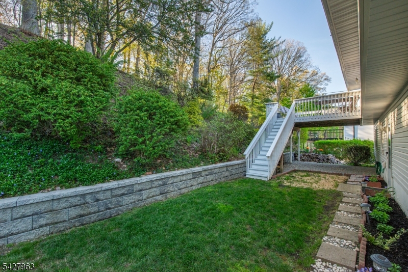 53 N Hillside Ave