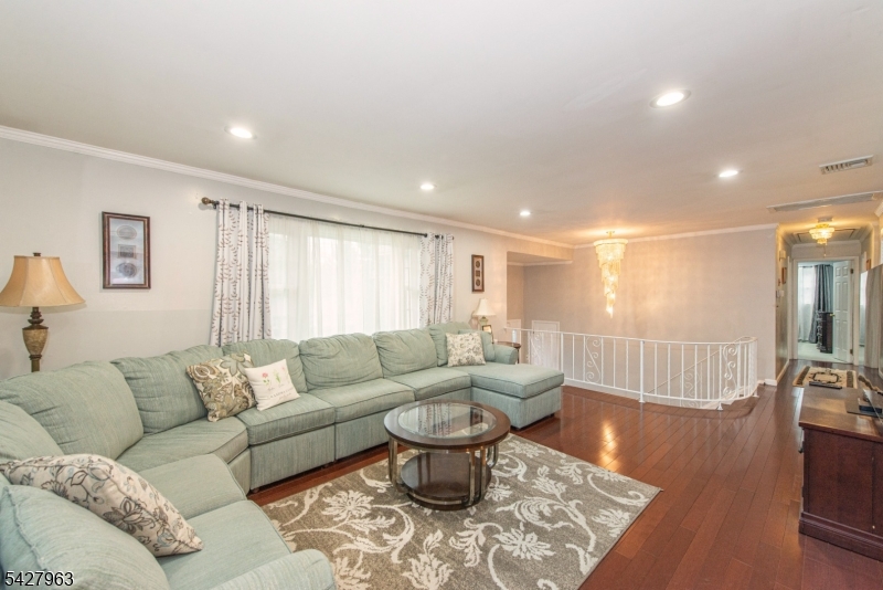 53 N Hillside Ave