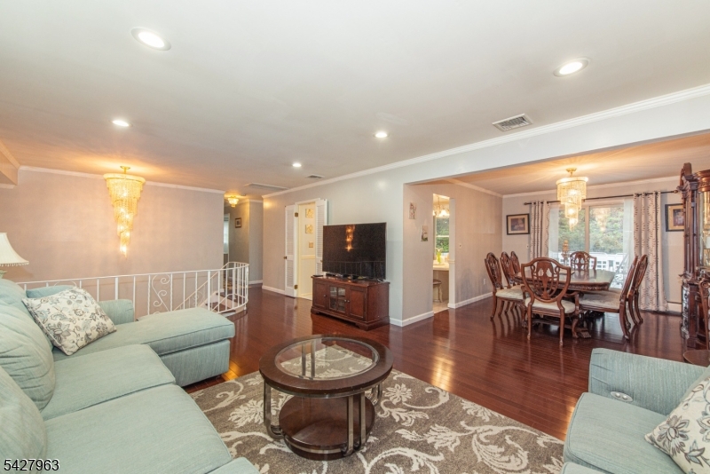 53 N Hillside Ave