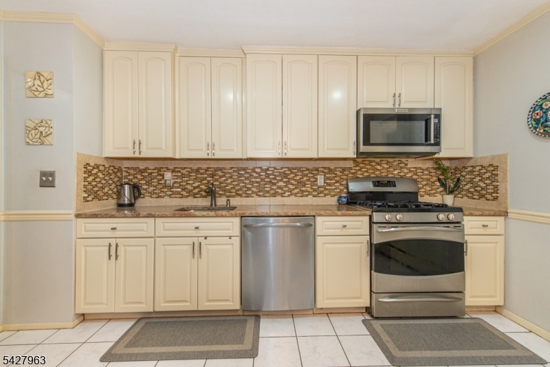 53 N Hillside Ave