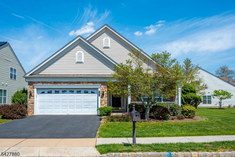 281 Longwood Ln