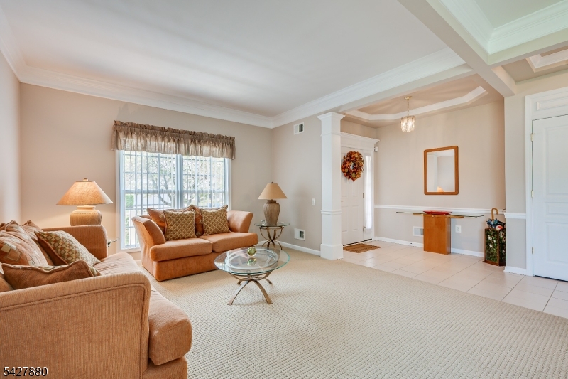 281 Longwood Ln