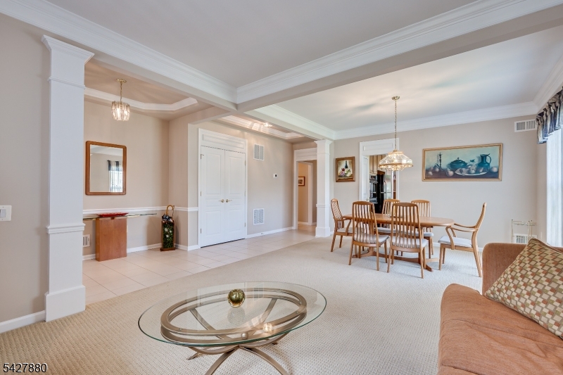 281 Longwood Ln