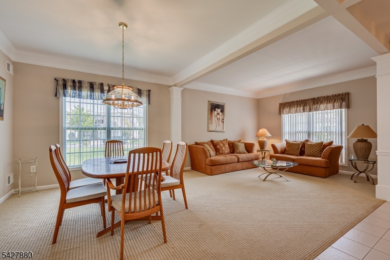281 Longwood Ln
