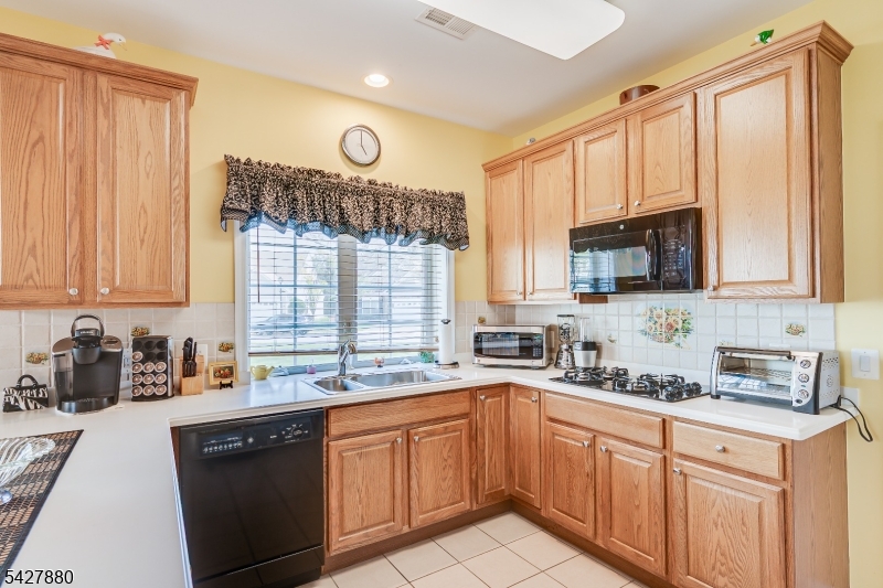 281 Longwood Ln