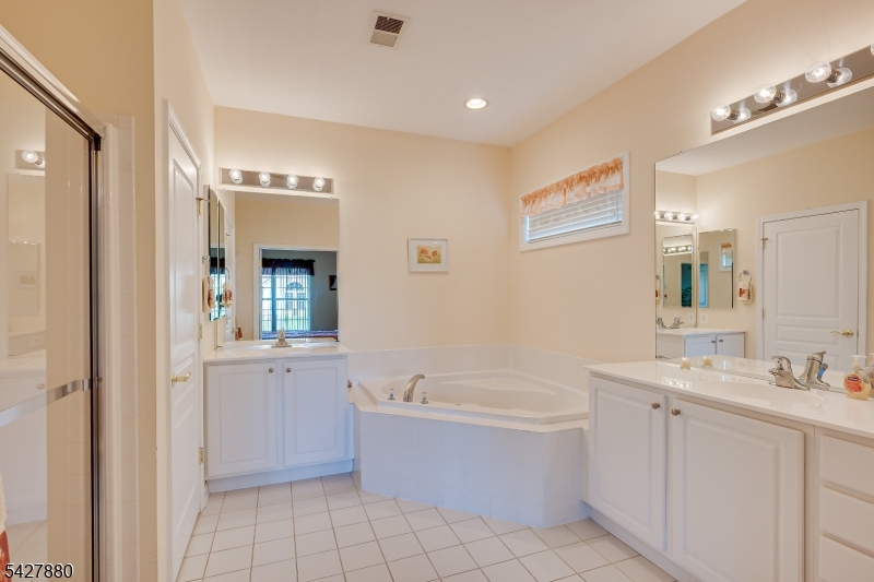 281 Longwood Ln