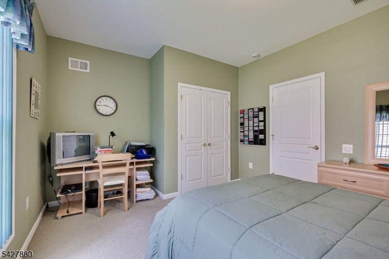 281 Longwood Ln