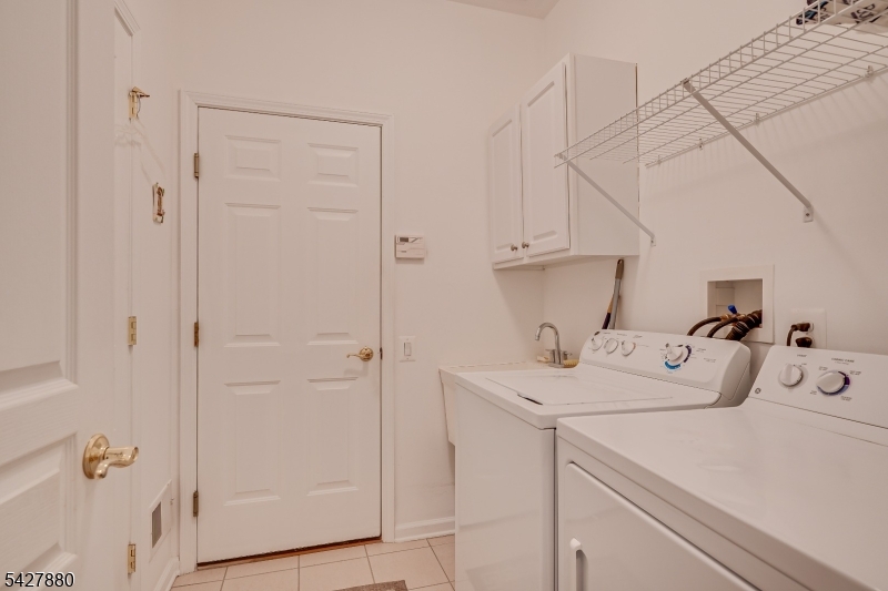 281 Longwood Ln