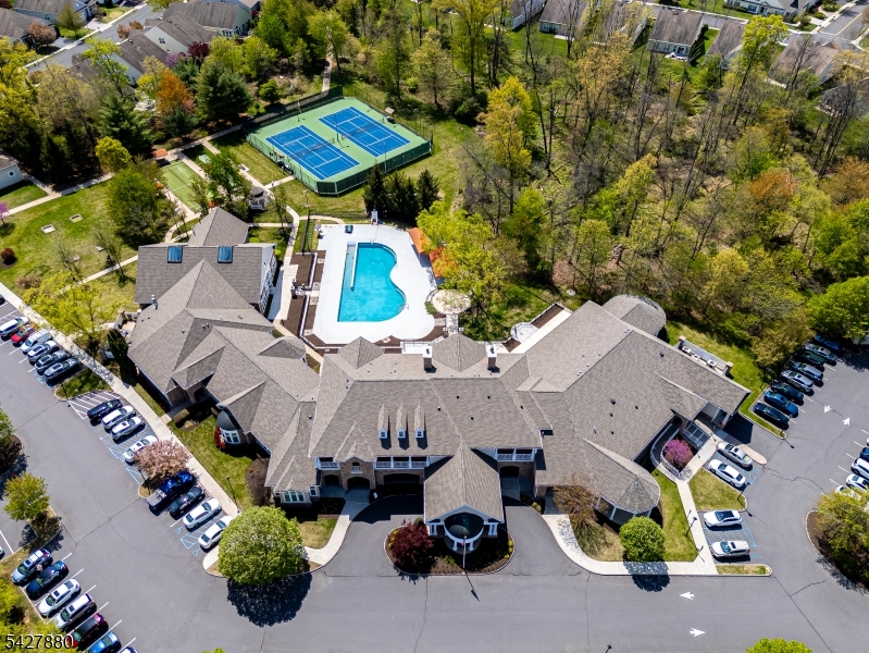 281 Longwood Ln
