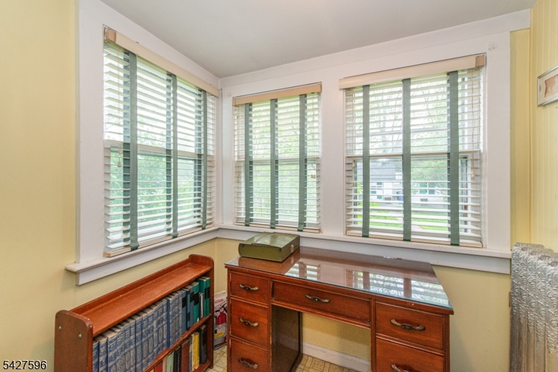 35 Eyland Ave