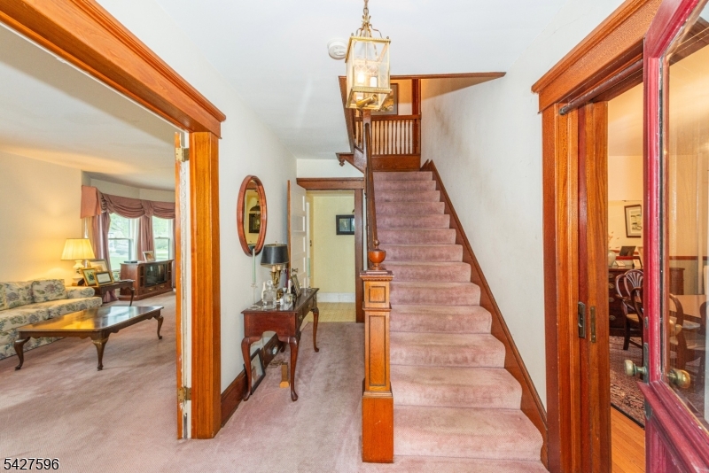 35 Eyland Ave