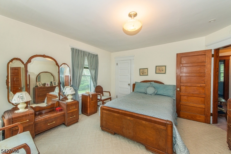 35 Eyland Ave