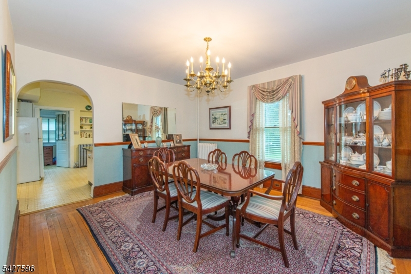 35 Eyland Ave