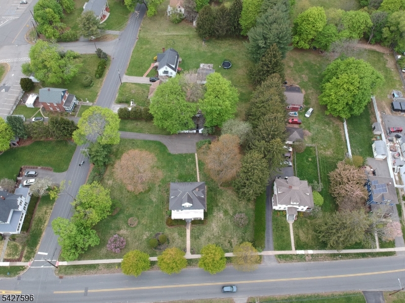 35 Eyland Ave