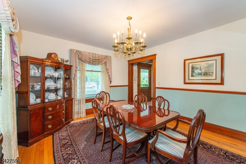 35 Eyland Ave