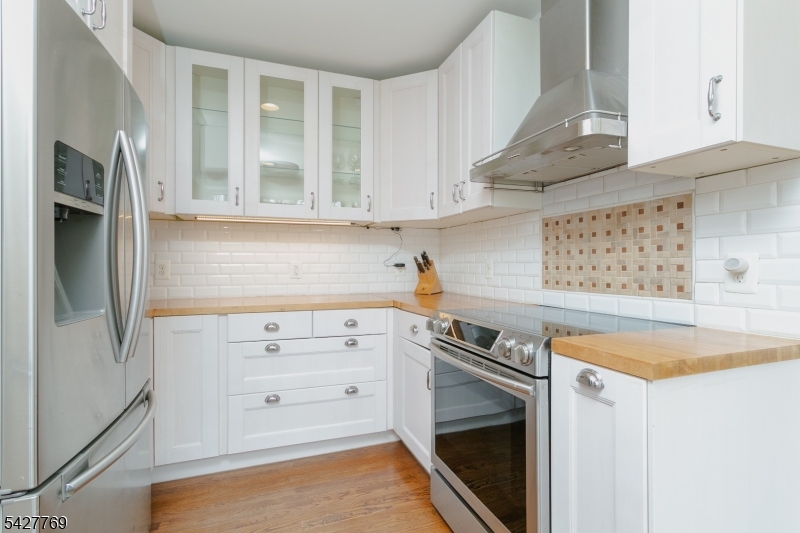 2 Puddingstone Rd