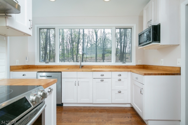 2 Puddingstone Rd