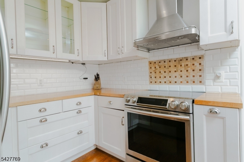 2 Puddingstone Rd