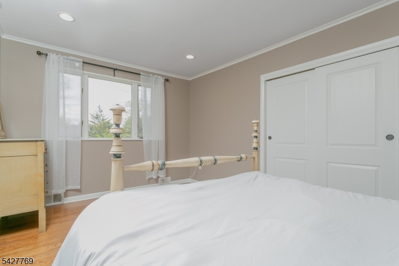 2 Puddingstone Rd