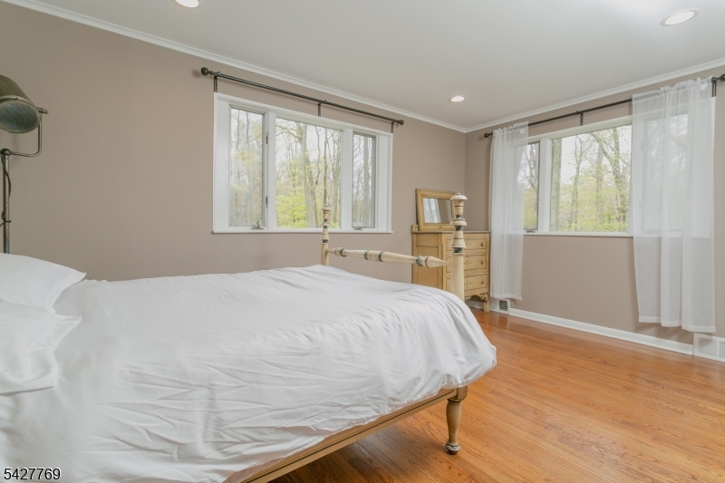2 Puddingstone Rd