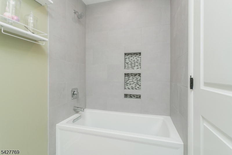 2 Puddingstone Rd