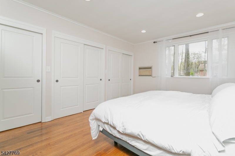 2 Puddingstone Rd
