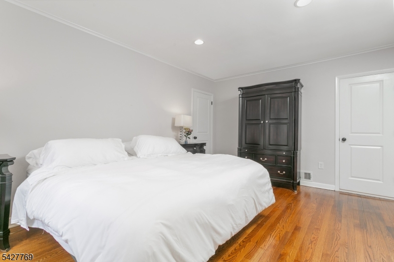 2 Puddingstone Rd