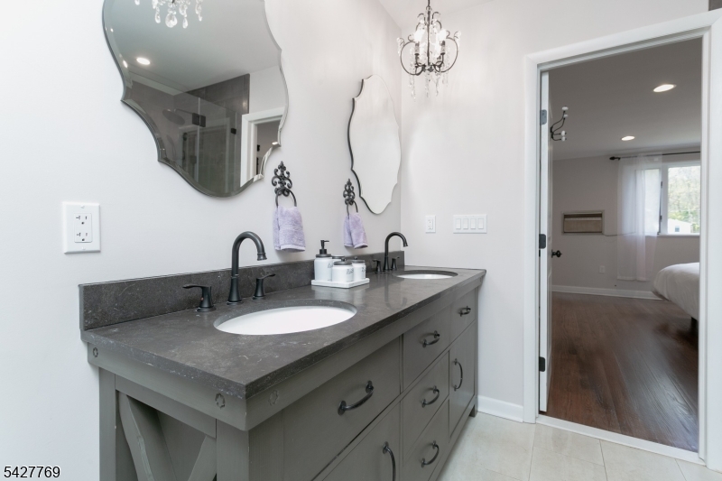 2 Puddingstone Rd
