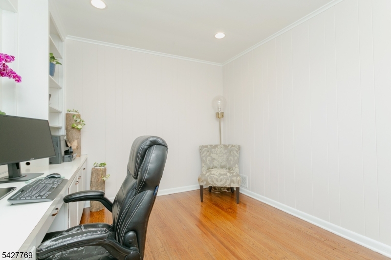 2 Puddingstone Rd