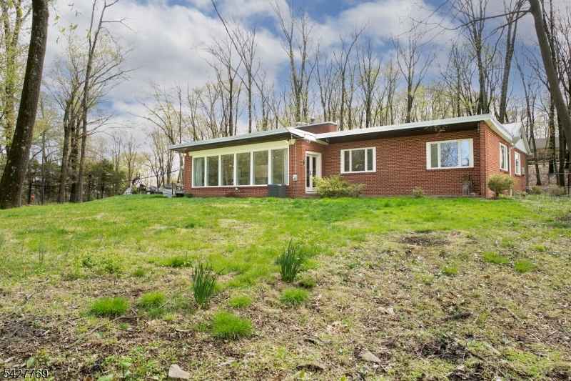 2 Puddingstone Rd