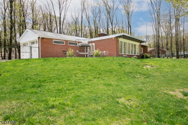 2 Puddingstone Rd